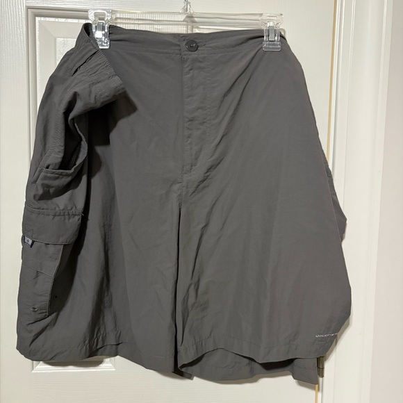 Columbia Charcoal Elastic Shorts - Picture 1 of 9